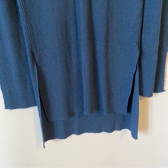 Free People women’s blue Crisscross V-Neck Tunic Sweater - Size extra small XS - Picture 8 of 12